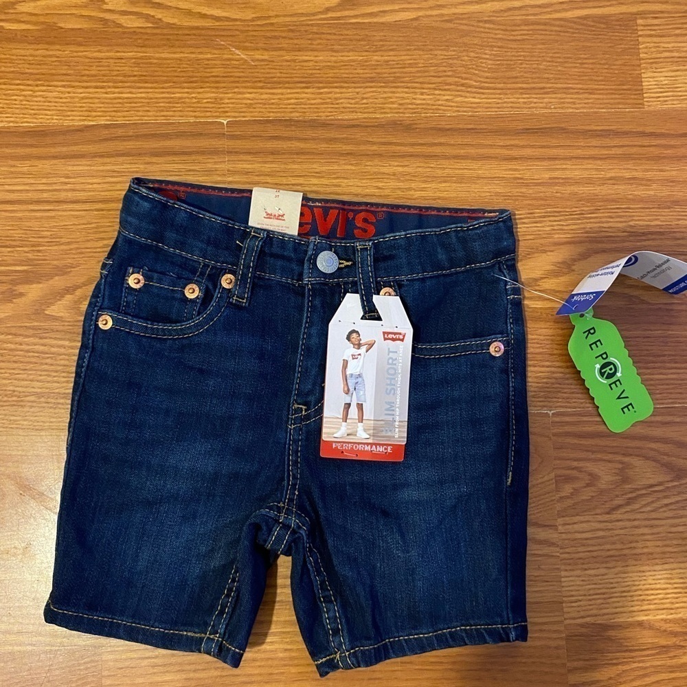 Levi’s Slim Short Shorts size 3T (FT)